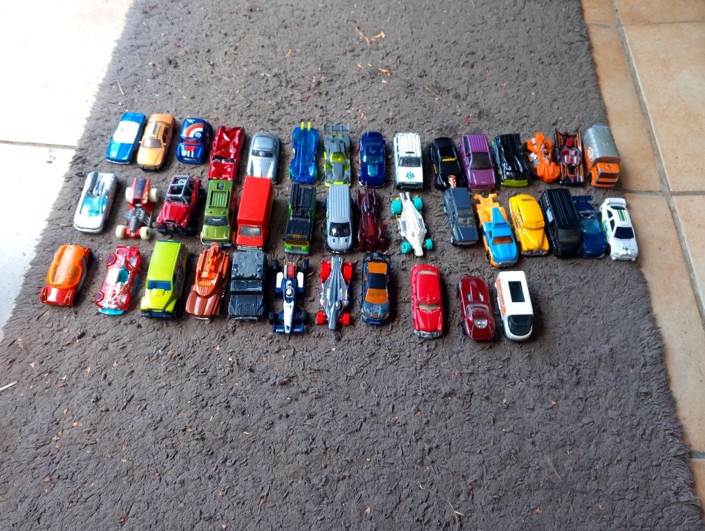 Auta hot wheels i matchbox