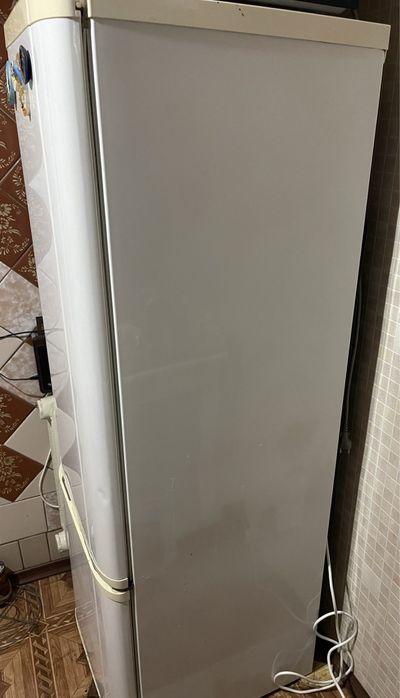 Холодильник Zanussi ZRB324WO