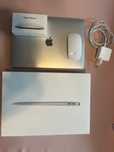 MacBook 13.3 Retina M1 plus Magic Mouse jak nowy