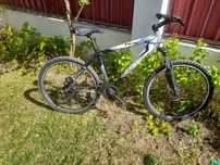 Bicicleta montanha com travão de disco