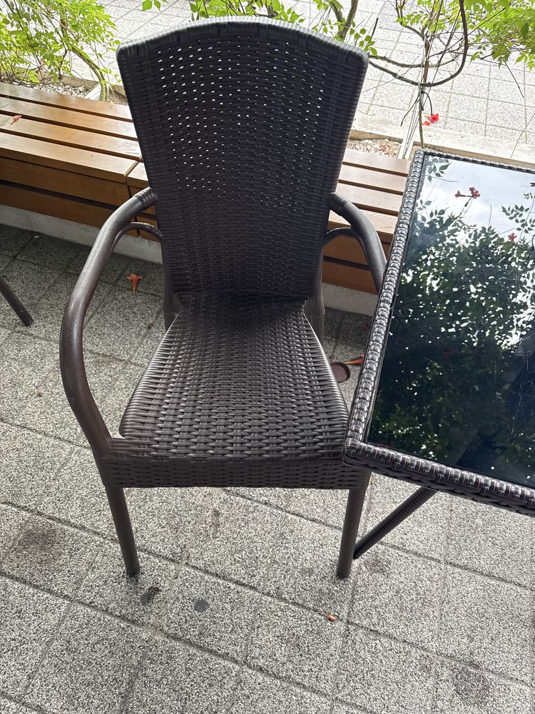 Sprzedam stol i dwa krzesla ogrodowe