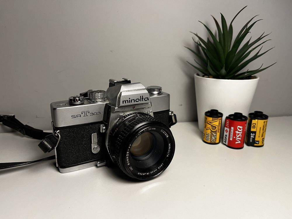 Minolta SRT 303  50mm f1,7 - aparat analogowy, zadbany, z kolekcji