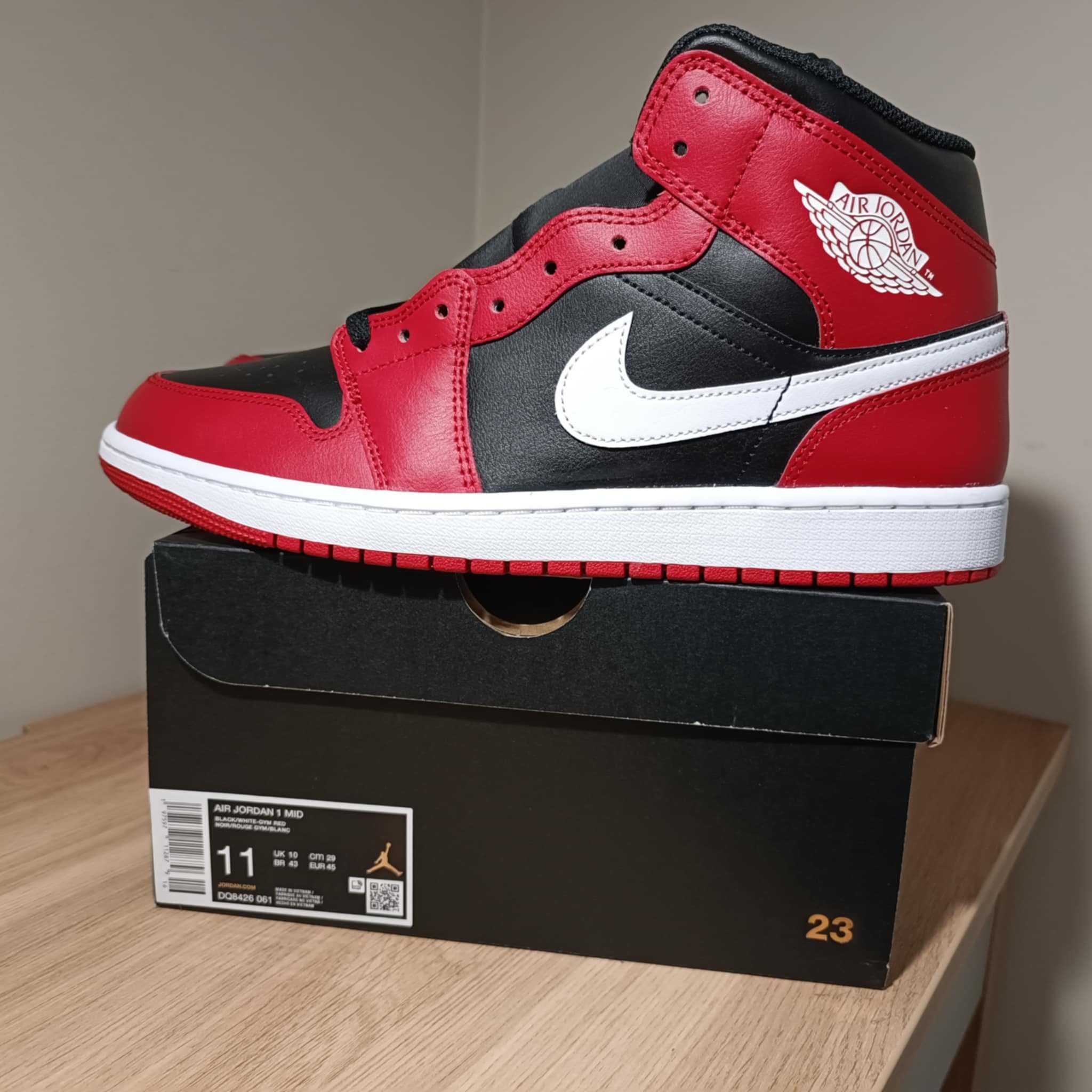Air Jordan 1 Mid r. 45 (29 cm) Black/White-Gym Red