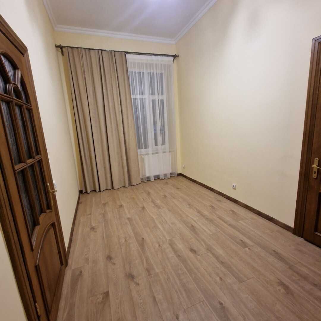Оренда 2-кімнатної квартири на вул. Білозіра / колишня Герцена