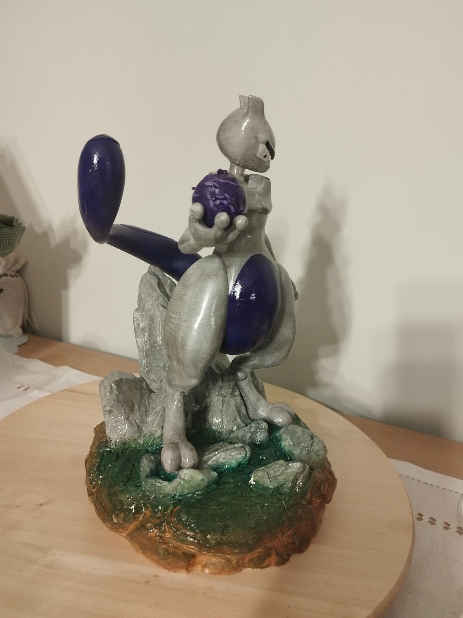 Mewtwo com 30 cm