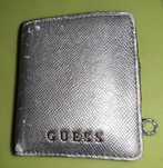 Carteira da GUESS dourada