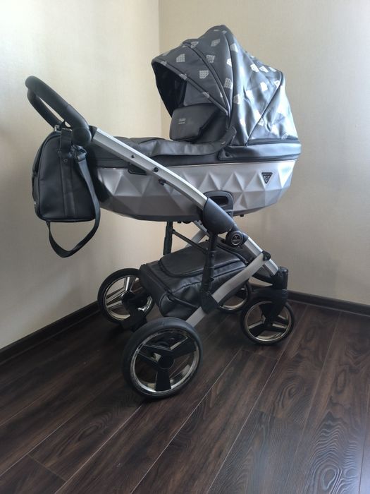 Коляска JUNAMA diamond 2в1