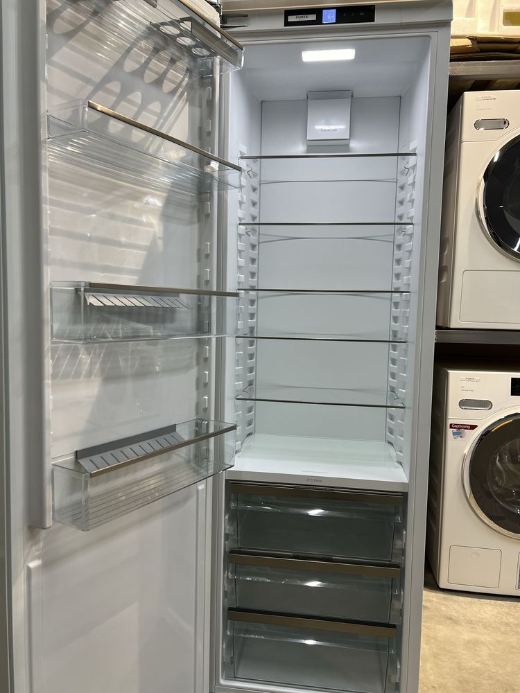 Вбудований холодильник K 7743 E. Для професійного зберігання продуктів