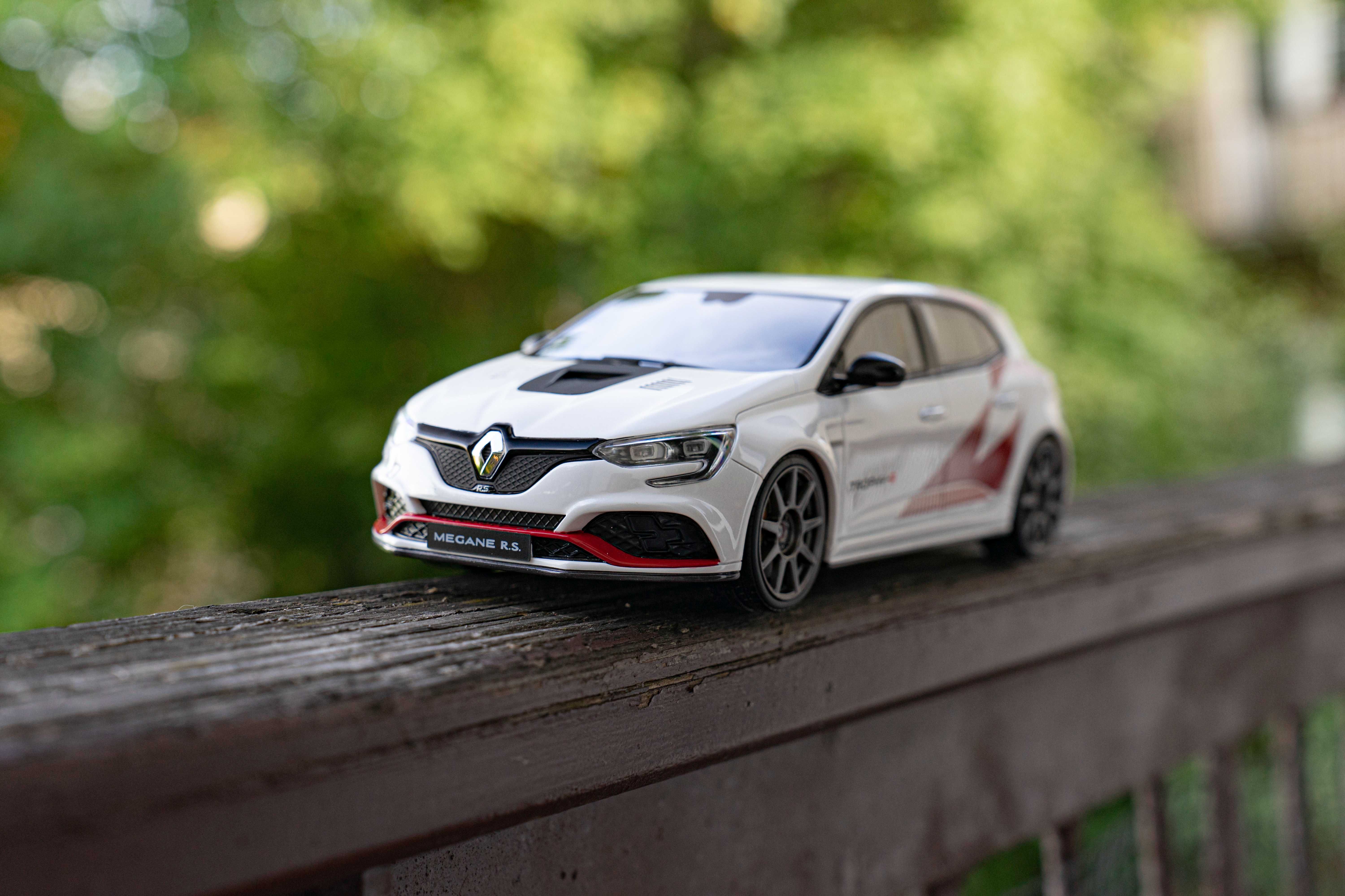RENAULT MEGANE RS TROPHY-R Nurburgring Record Edition OTTO OT877