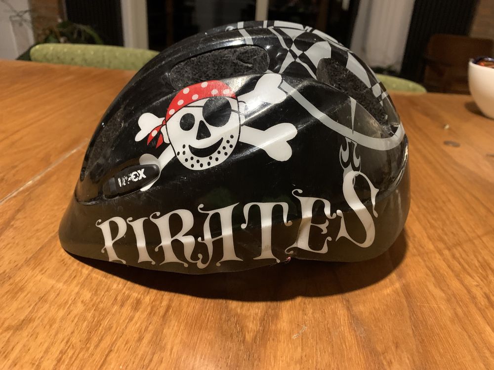 kask rowerowy Pirates unisex