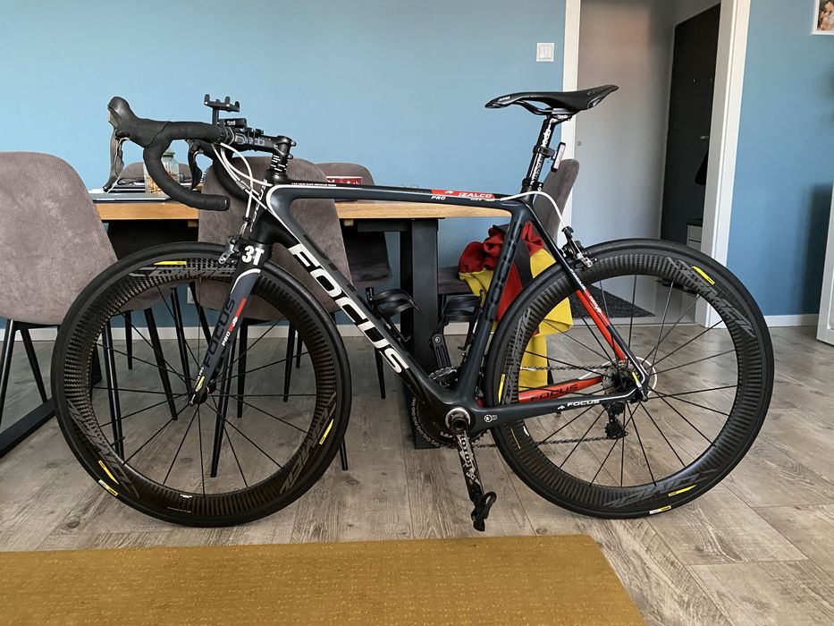 Rower szosowy szosa Focus Izalco Pro Mavic Cosmic karbon