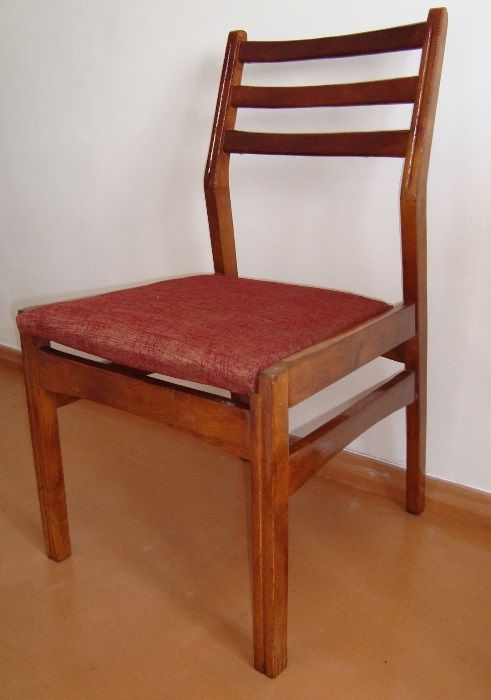 Стулья деревянные полумягкие кременчугской ф-ки.