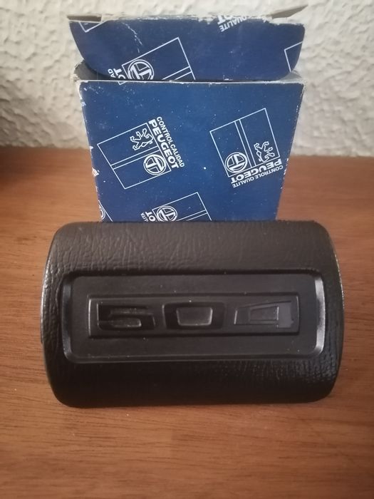 Tampa/cache de tablier Peugeot 504