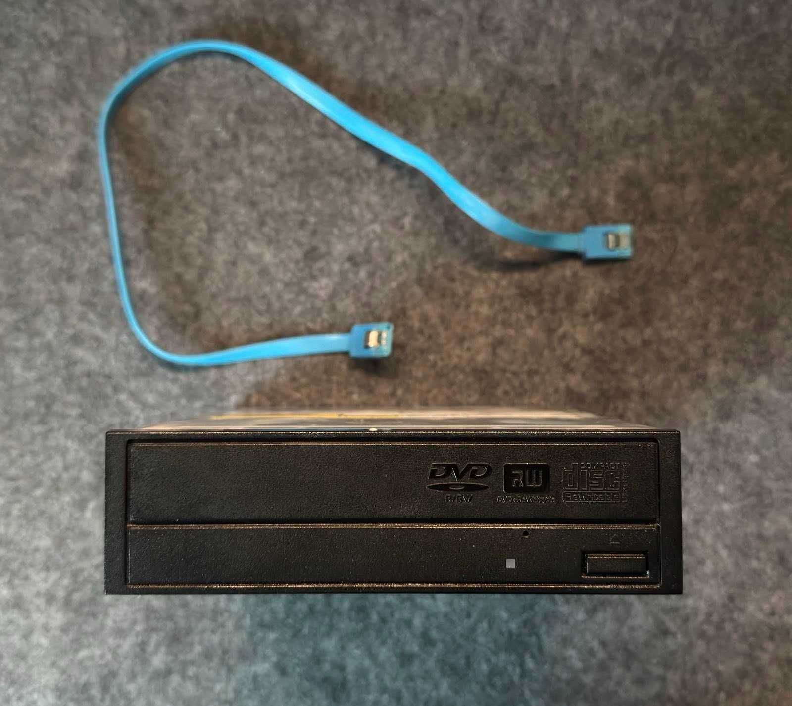 Komputer stacjonarny CPU: i5-6500, GPU: GTX970, RAM: 16GB