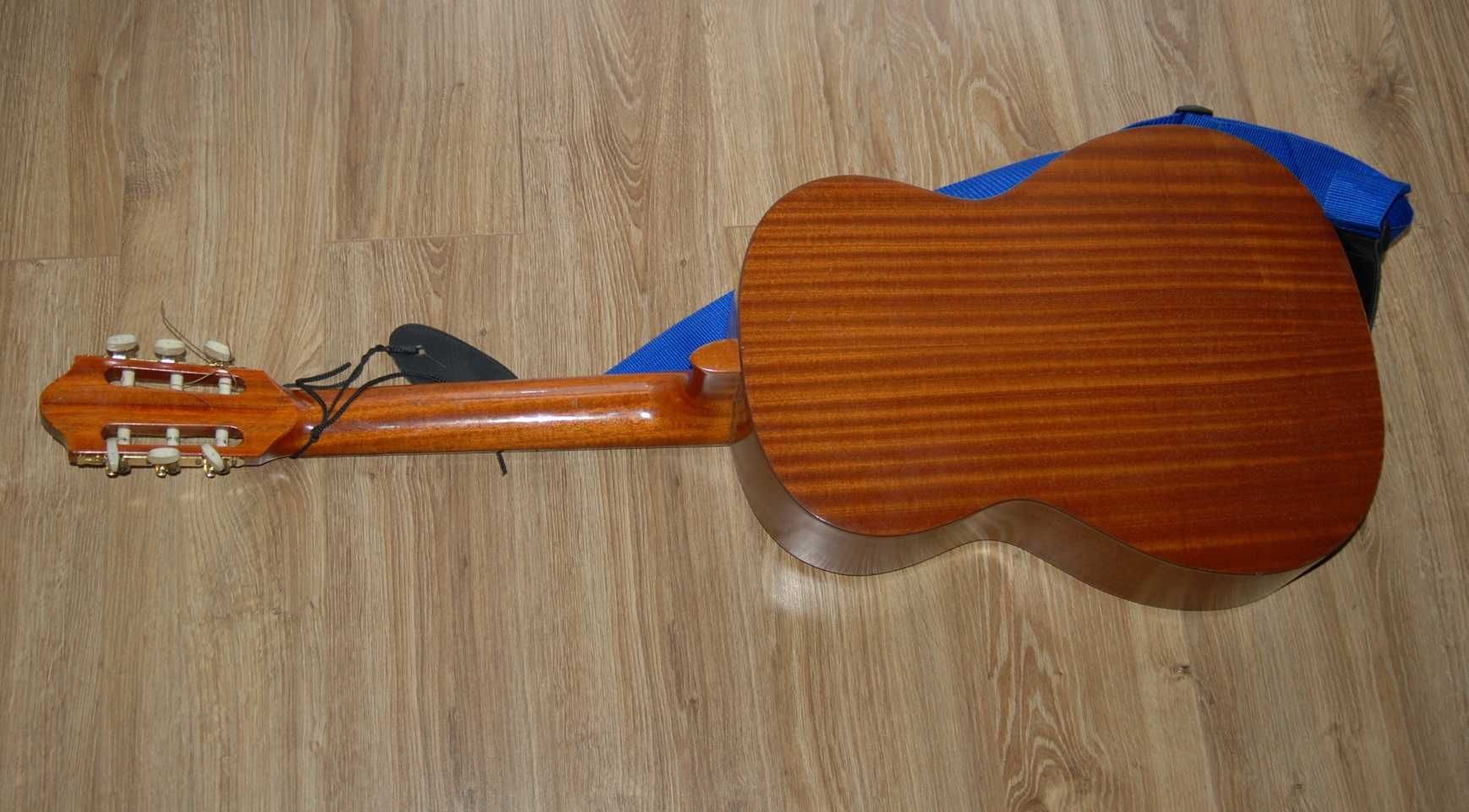 Stara gitara klasyczna Strunal AMADA 4655 4/4