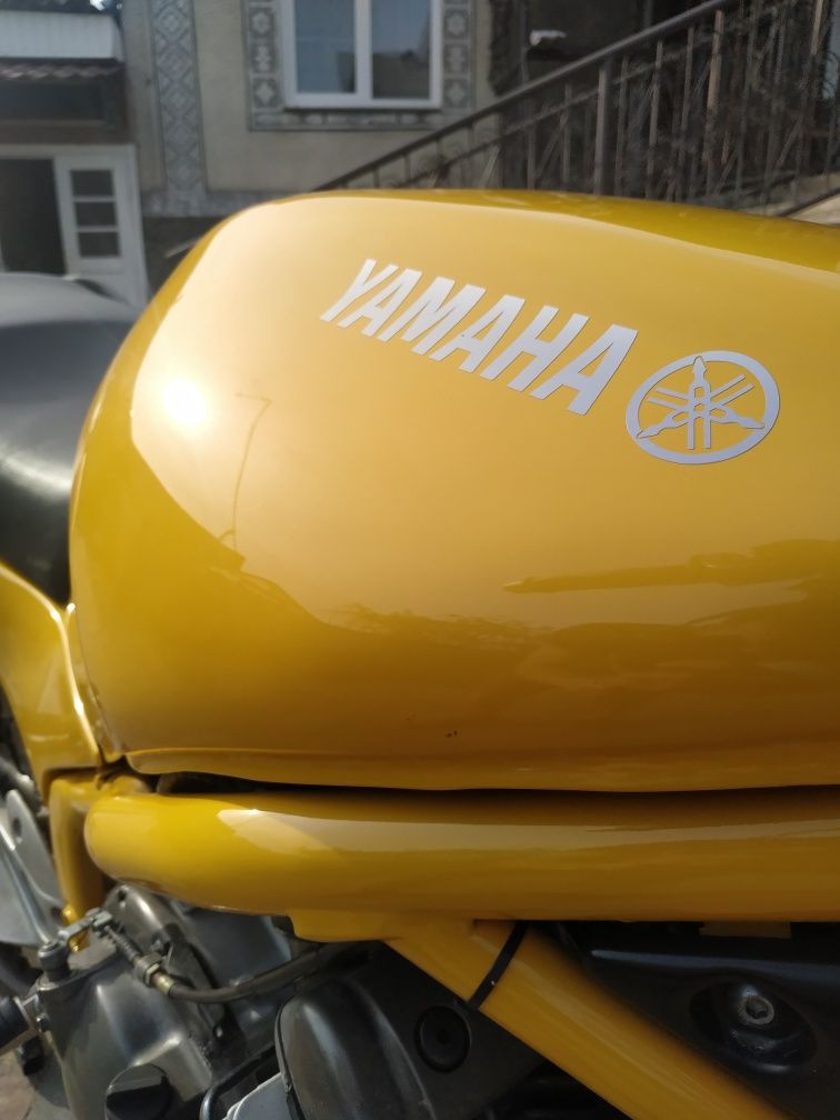 Yamaha xj 600 naked