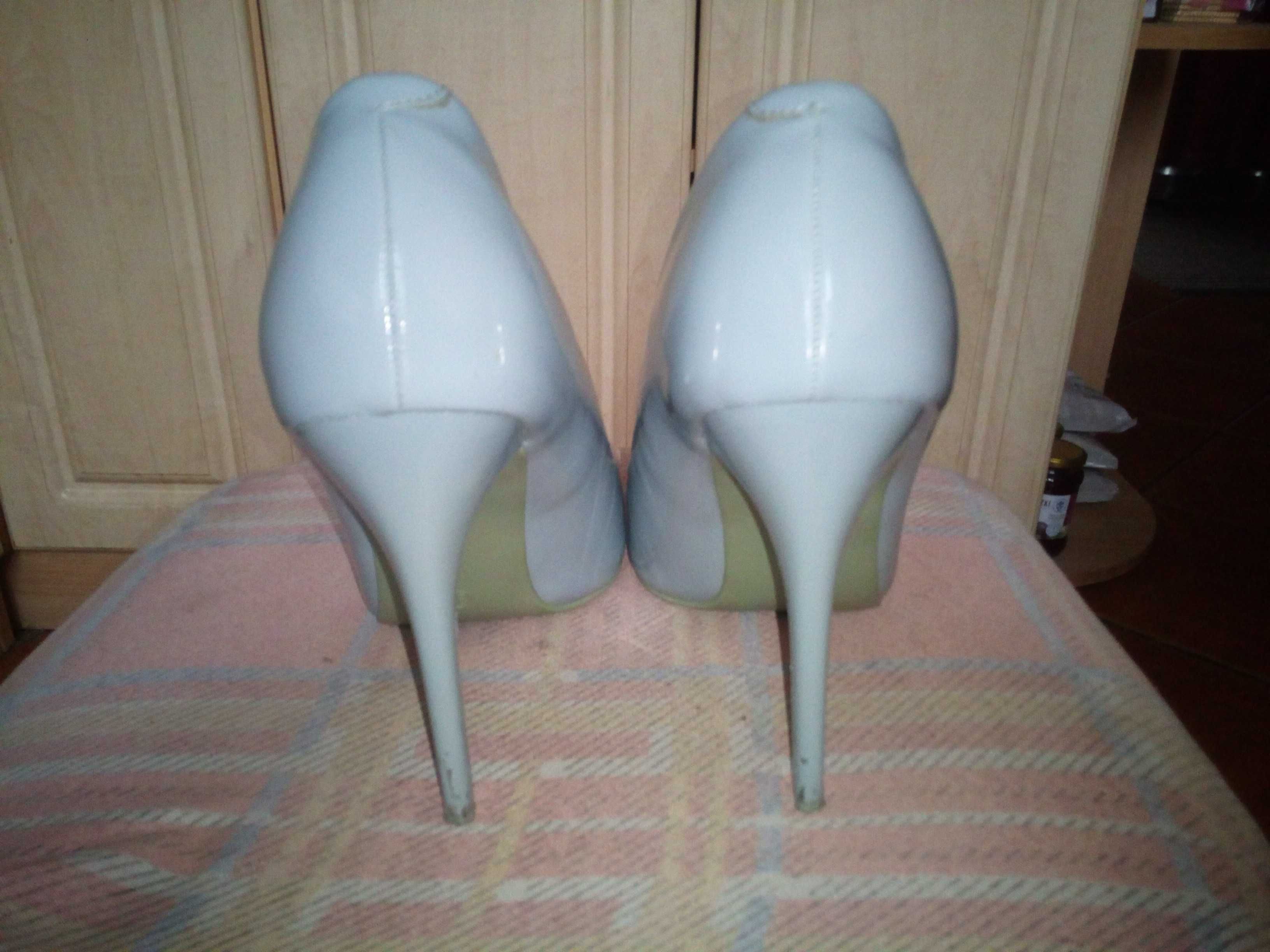 Damskie buty szpilki rozmiar 38 super stan.