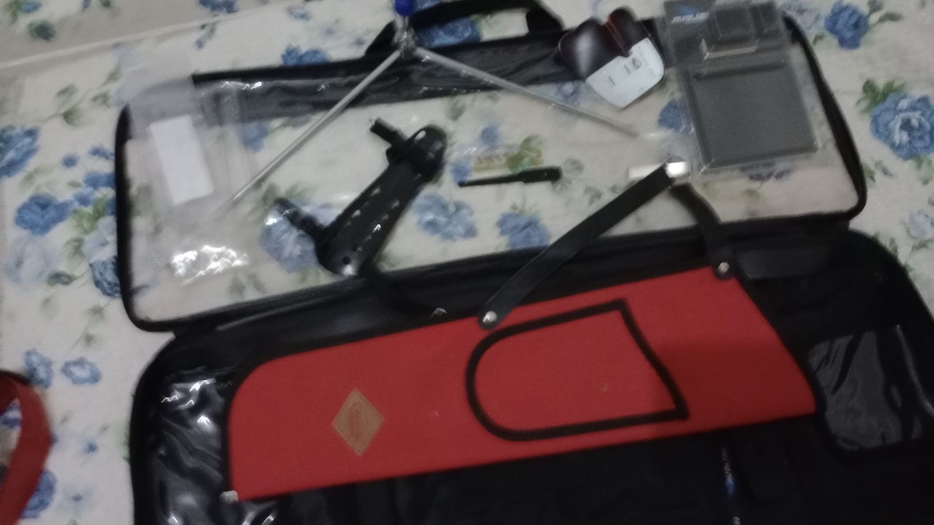 Arco e flecha cartel com vários extras