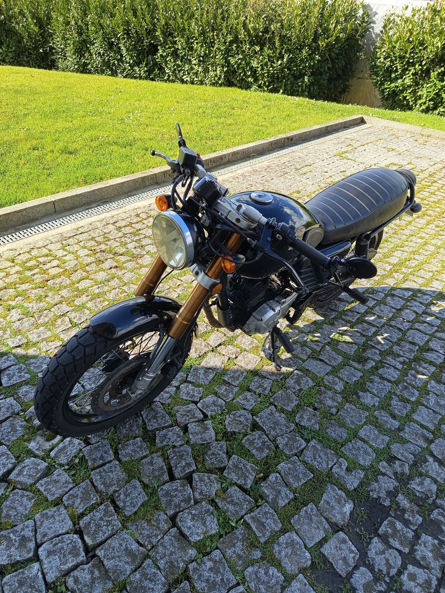 Hanway Raw 125 café racer.