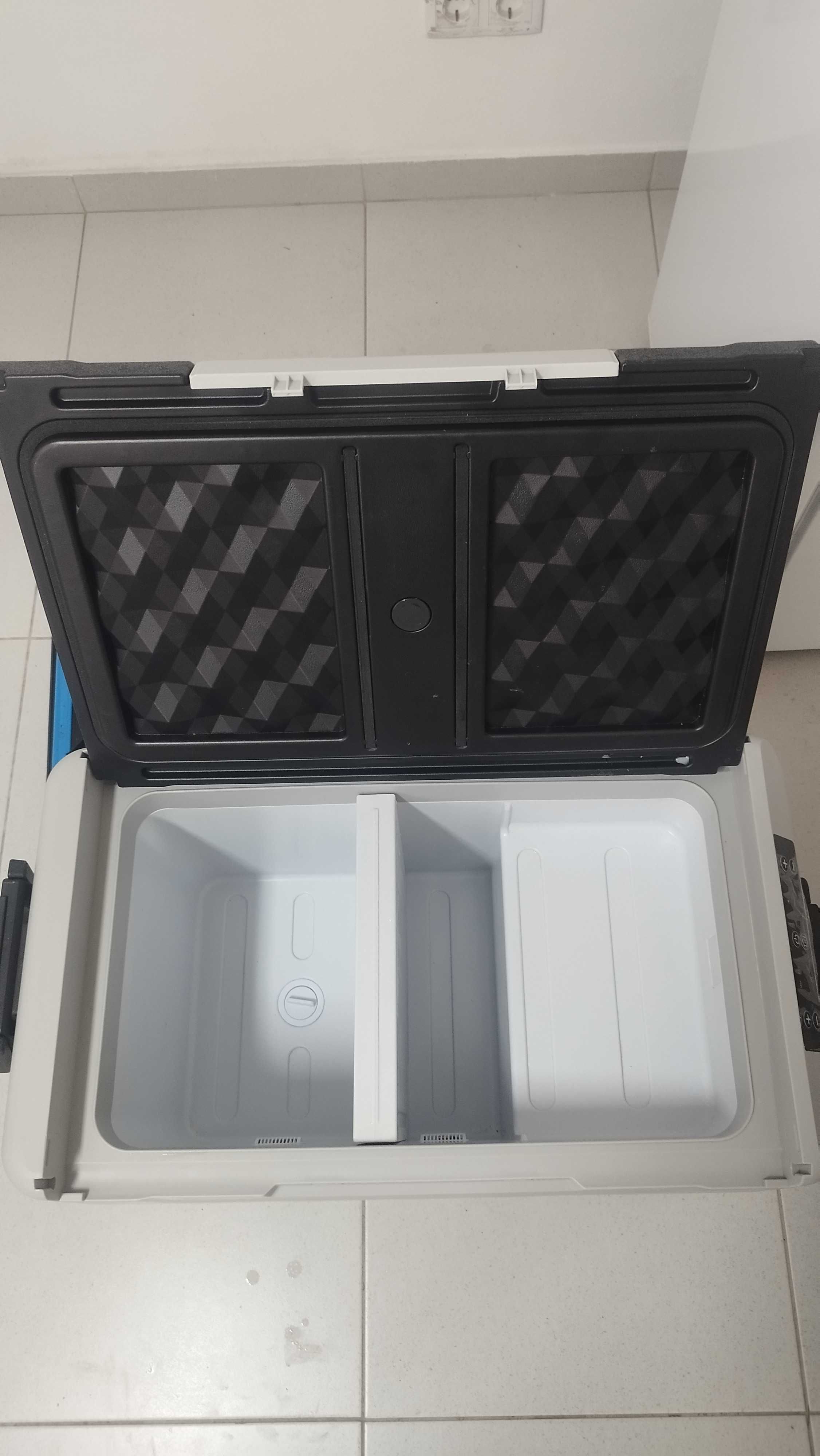 Geladeira 12/24 volts vevor com dual zone e um fogão de Camping