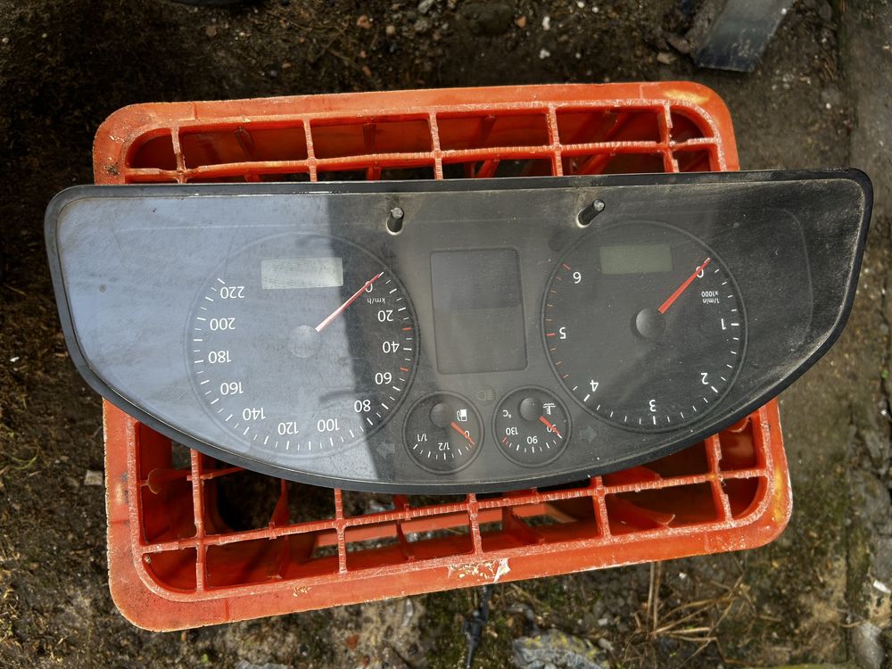 Licznik zegar vw T5 1.9 TDI półFis fis 7H0.920.861A multivan caravelle