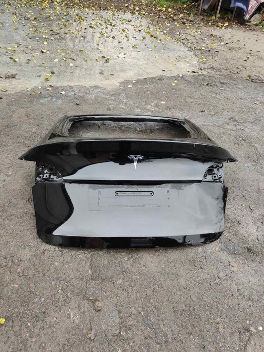Кришка багажника, банажник  tesla model y