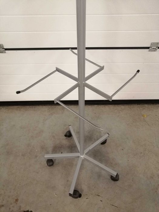 Stojak sklepowy obrotowy