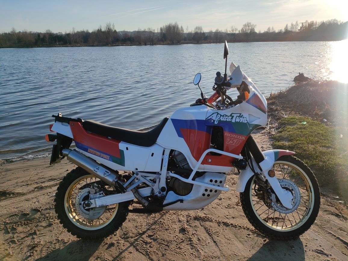 Africa Twin XRV 750 RD04