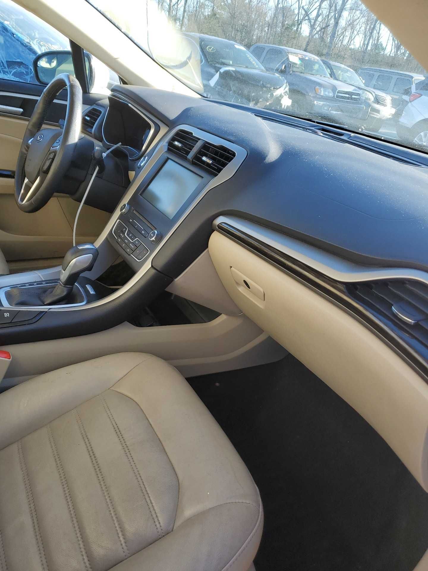 Ford Fusion Hybrid 2015 SE