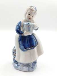 Śliczna porcelanowa figurka kobiety