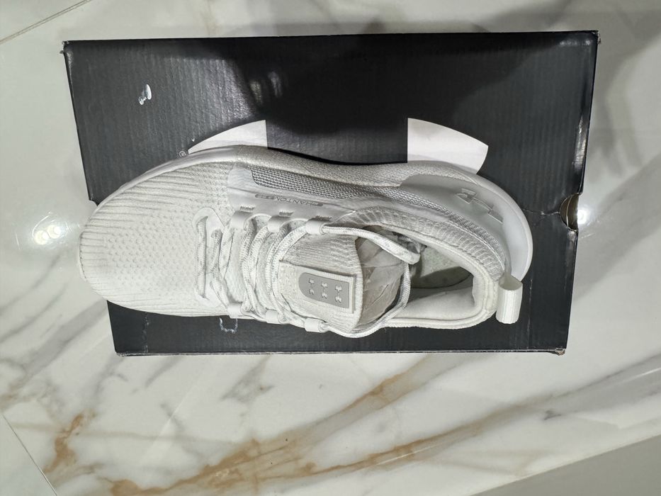Nowe buty Under Armour 38