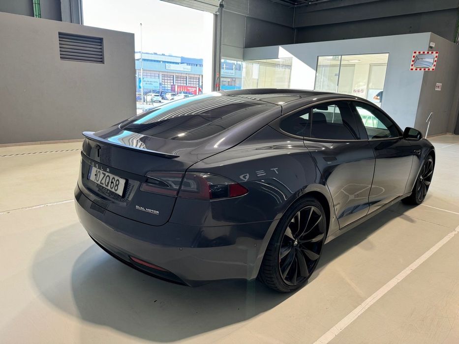 Tesla Model S Performance Ludicrous AWD