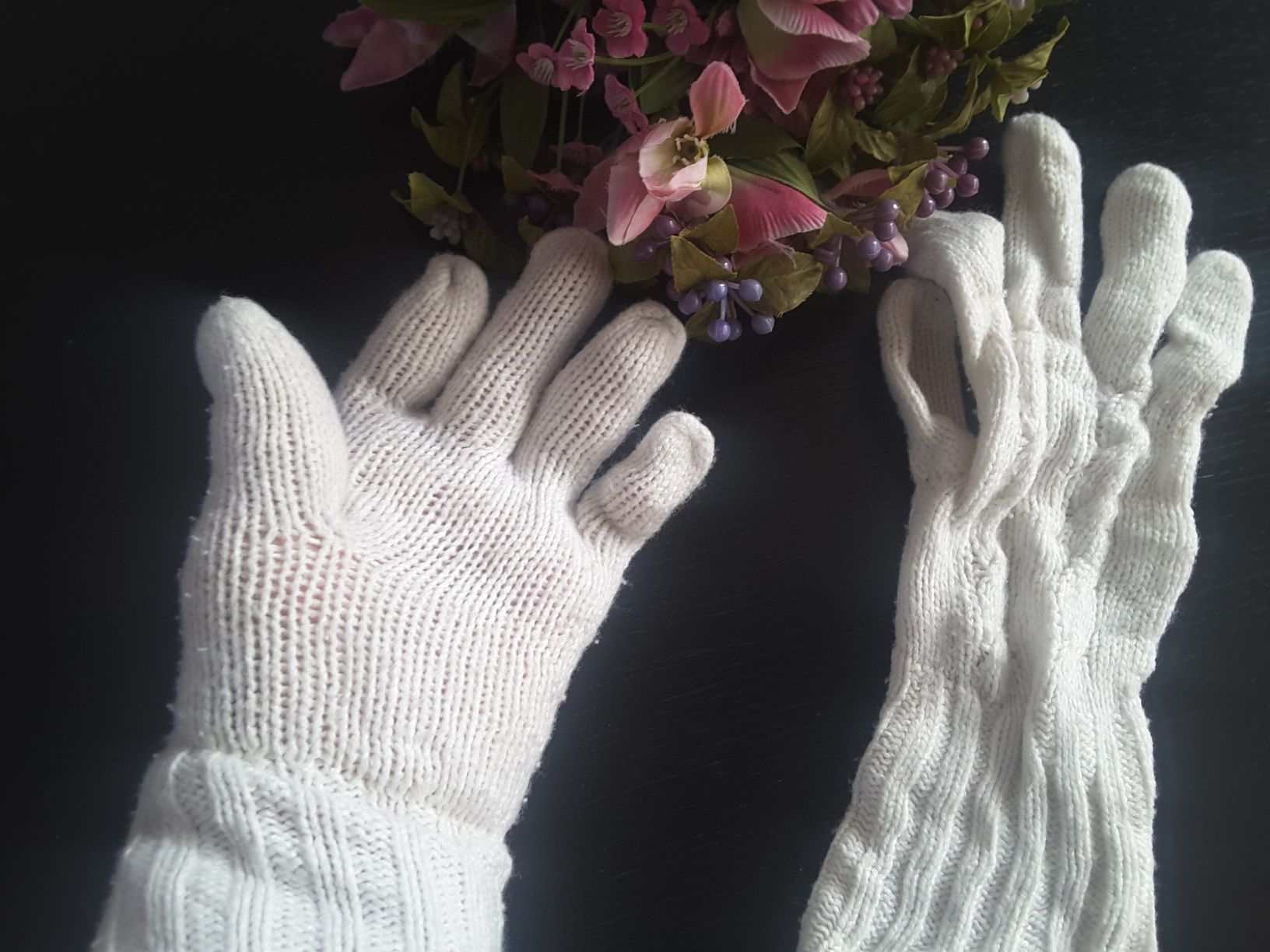 Rękawiczki damskie białe z włóczki rozmiar M