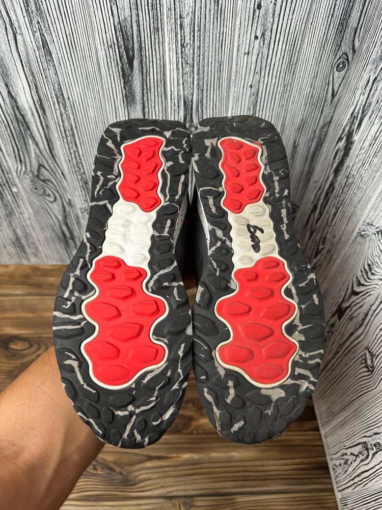 Кросівки - New Balance 44р
