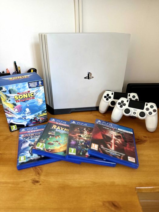 PS4 Pro Branca 4TB