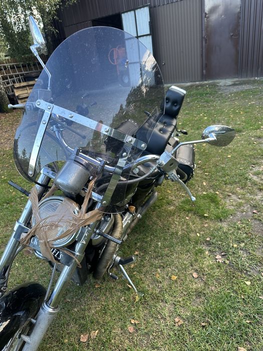 Suzuki Intruder VS 800 uszkodzony jeżdżący