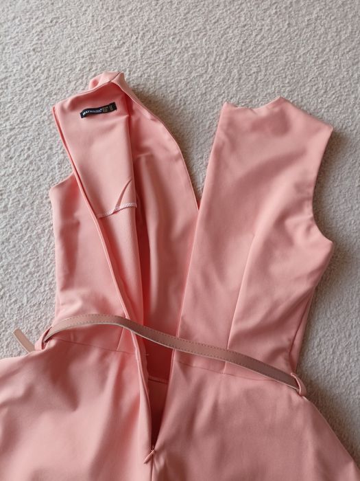 Sukienka z baskinką r. 38