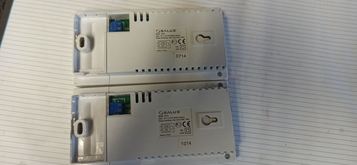 Termostat pokojowy Salus przewodowy