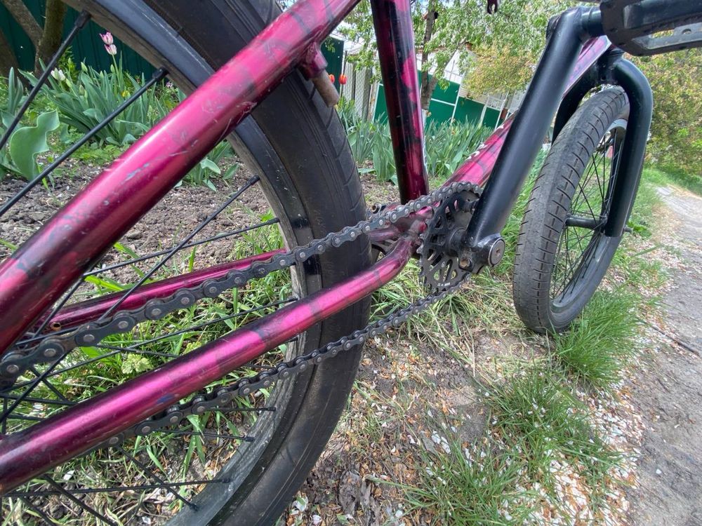 Велосипед Bmx (20")в гарному стані, без вмятин і тріщин.
