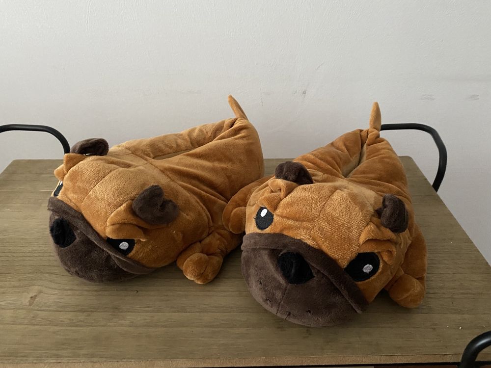 Pantufas Novas cão