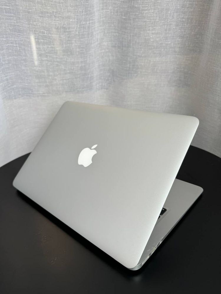 MacBook Air 13” 2015 — 8/256