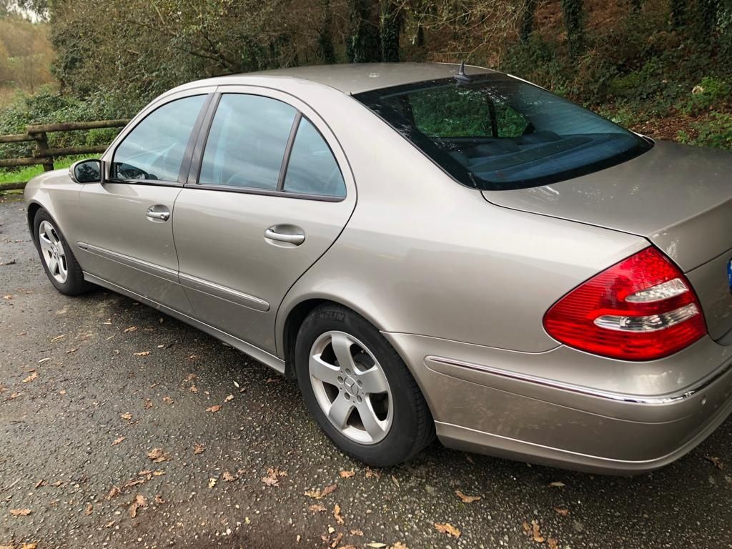 Mercedes-Benz E220