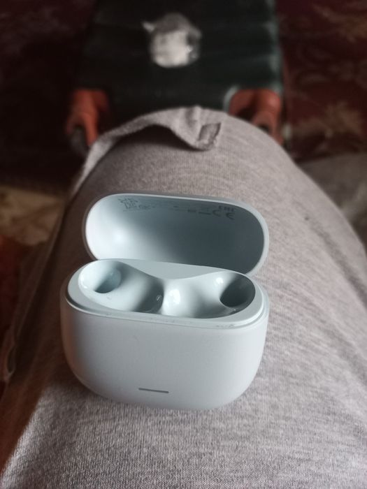 Футляр от беспроводных наушников Redmi