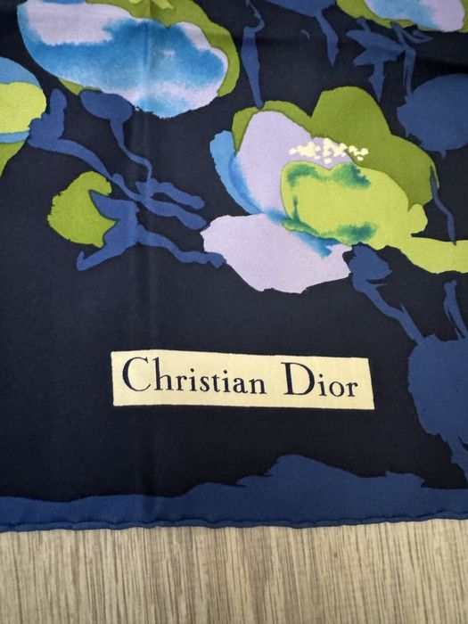 Платки Dior. Givenchy