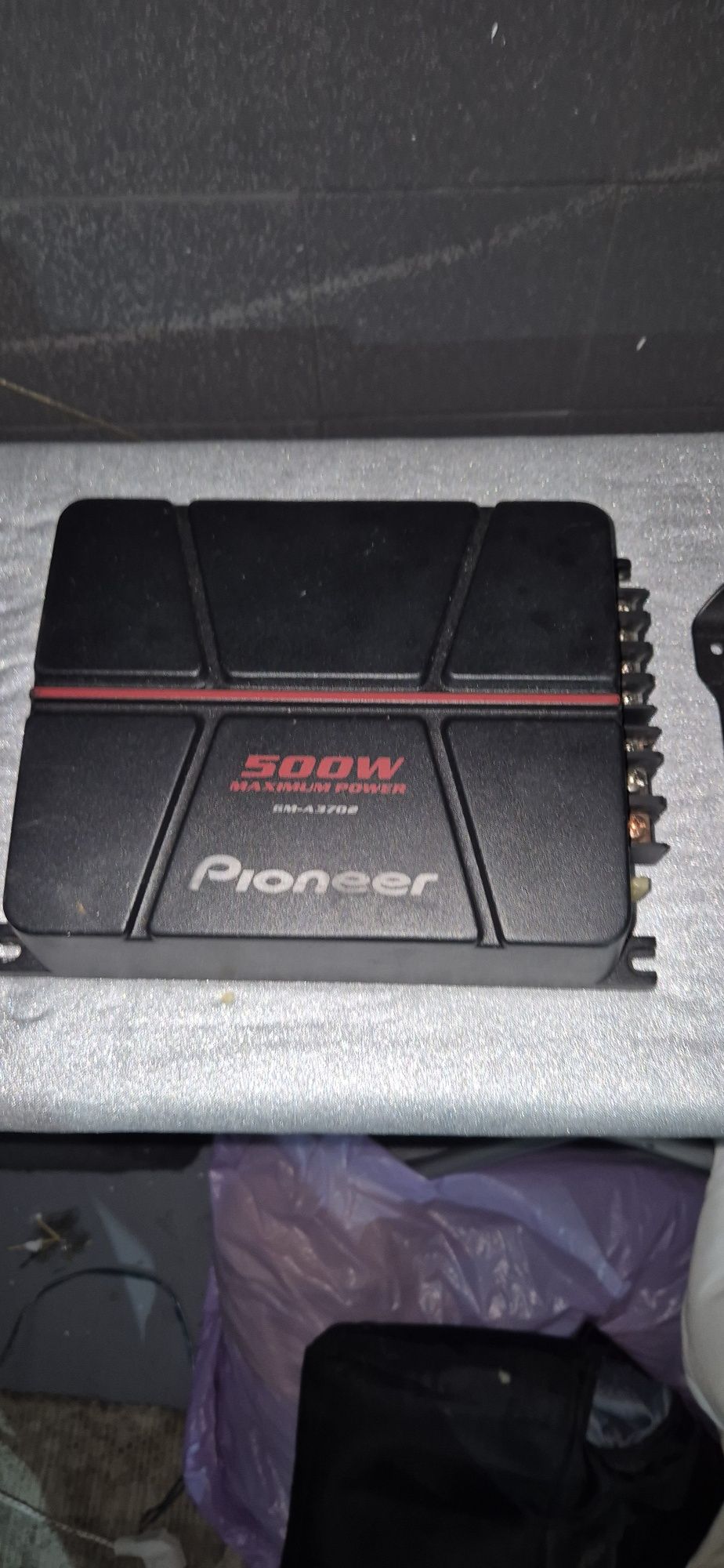 Amplificador de dois canais para subwoofer Pioneer 500w bom estado