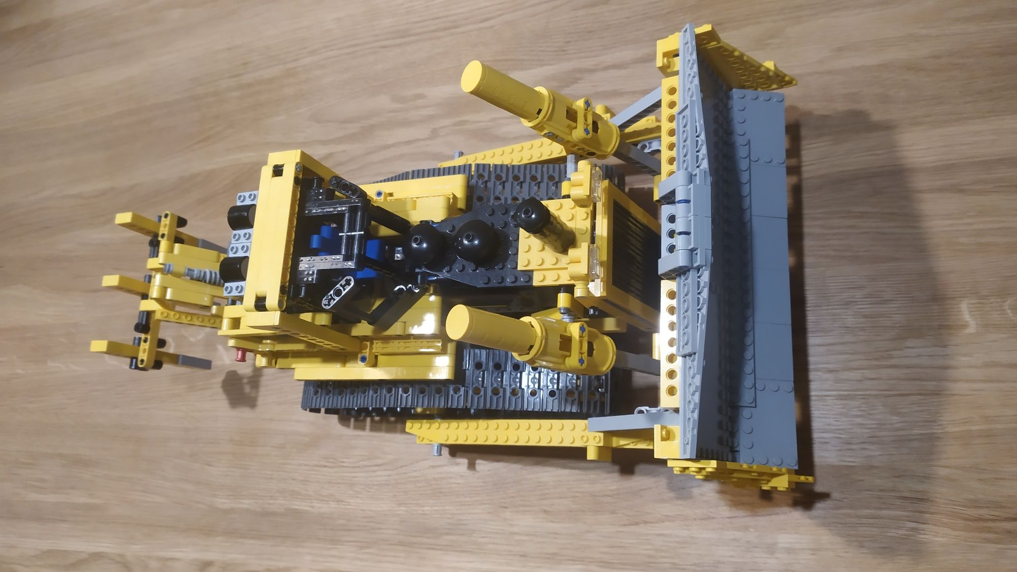 Lego Technic 8275 Motorized Bulldozer, zestaw z 2007r.