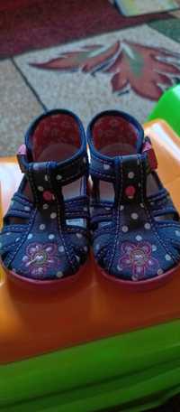 Босоніжки дитячі сандалі для дівчинки
