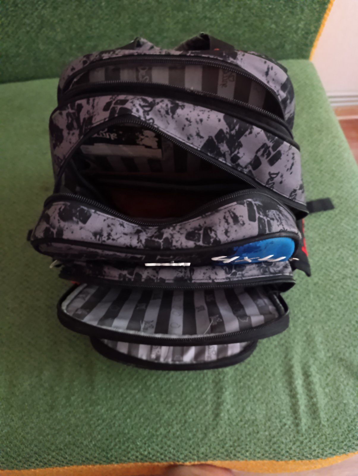 Продам шкільний рюкзак. Ціна: 500 грн.
