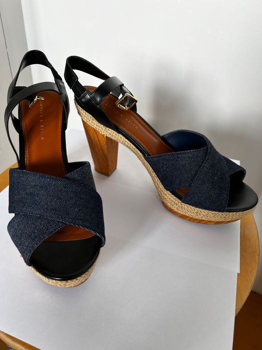Oryginalne sandały z jeansu i juty na obcesie marki Charles & Keith
