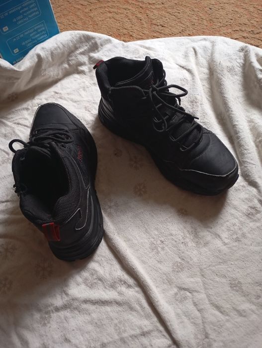 Ботинки мужские трекинговые осень -зима  кроссовки р44 28.5см Германия